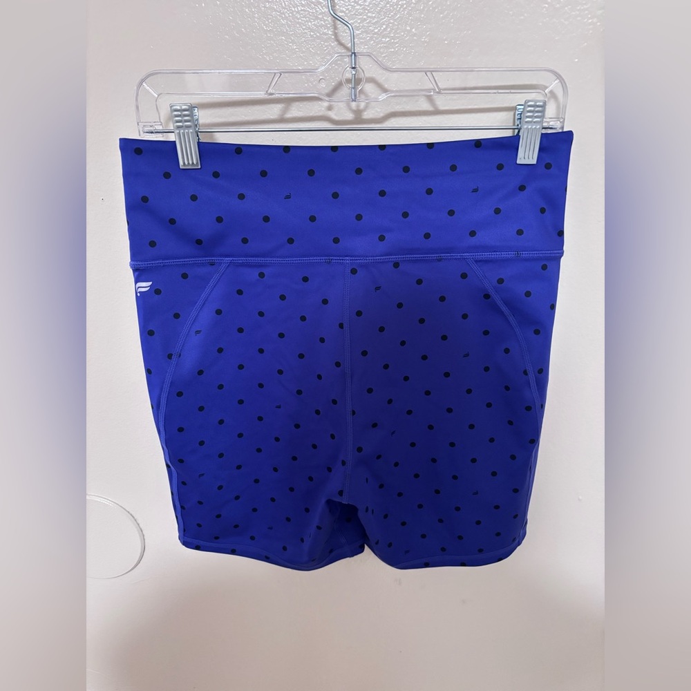 ✨Fabletics Ultracool Polka Dot Biker Shorts Size L - Picture 7 of 9